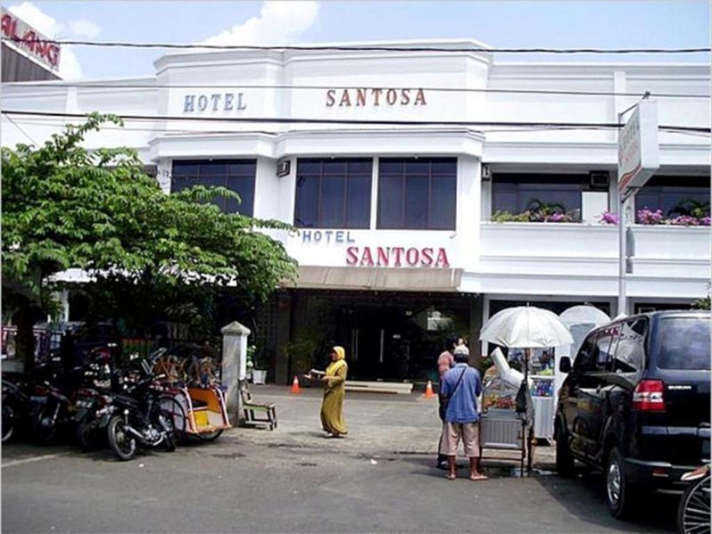 Hotel Santosa Malang Exterior photo